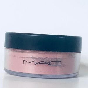Mac Cosmetics Loose Shimmer powder in Tenderdusk